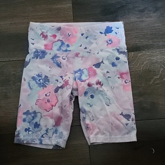 Gap Fit Shorts and Tee - Picture 2 of 6